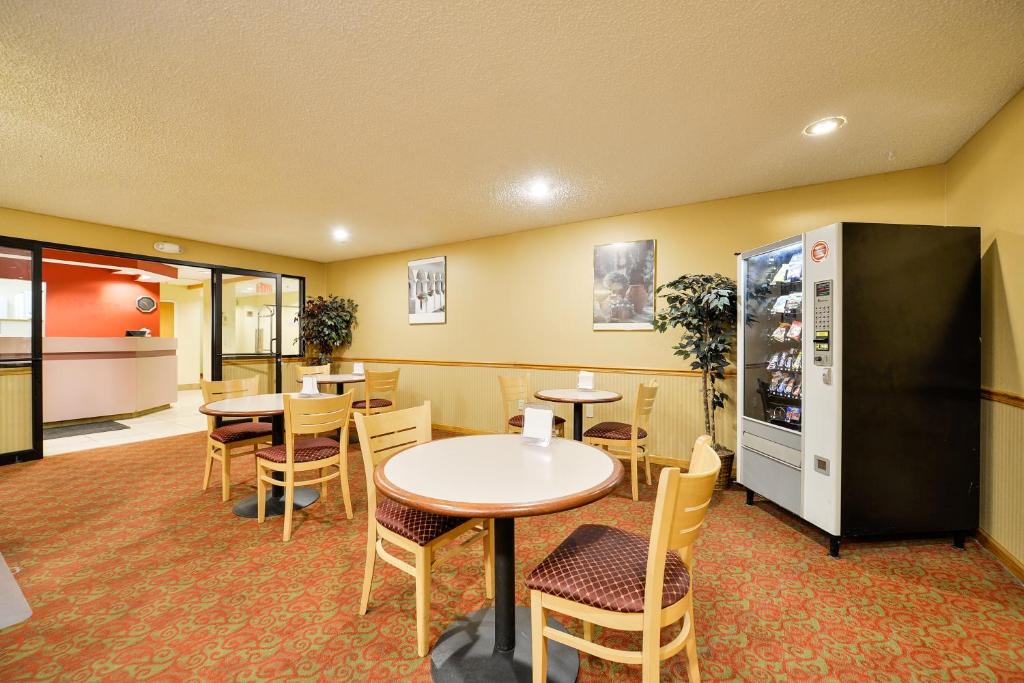 Americas Best Value Inn - East Syracuse Main image 1